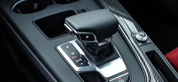 奥迪a4l评测豪华动感加速有推背感,奥迪a4l顶配全面测评