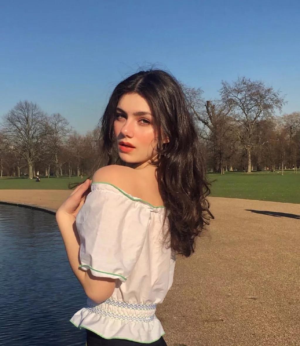 春日懒散头发怎么扎,低层次感中长发怎么打理