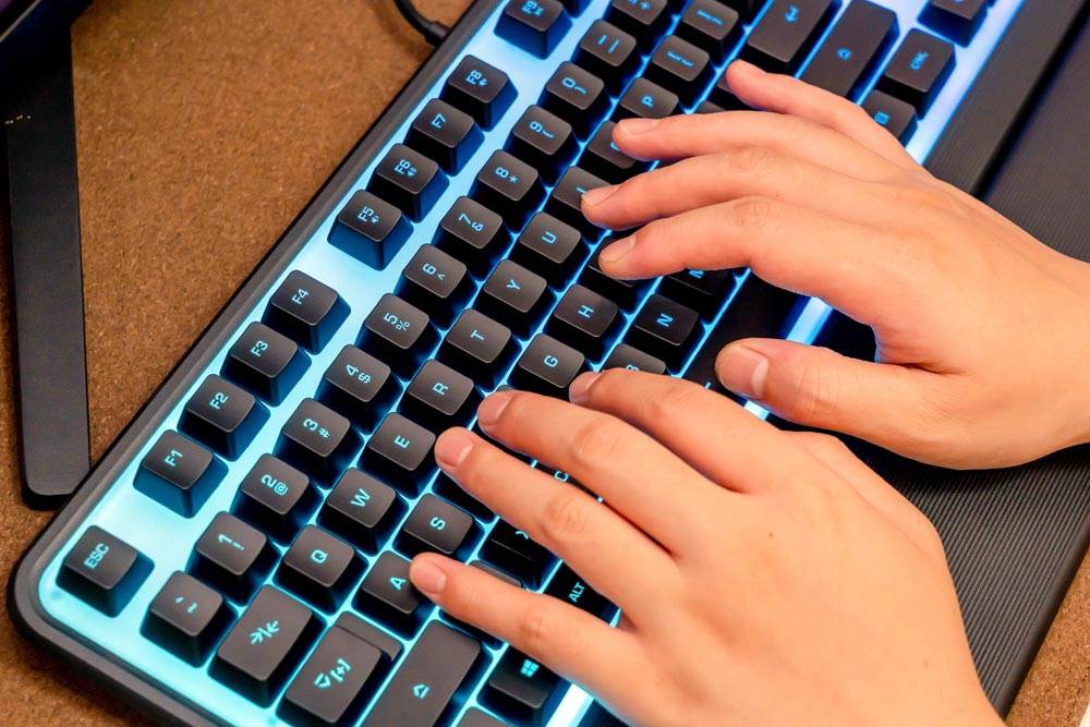 冰豹梅格薄膜键盘,冰豹梅格和派罗