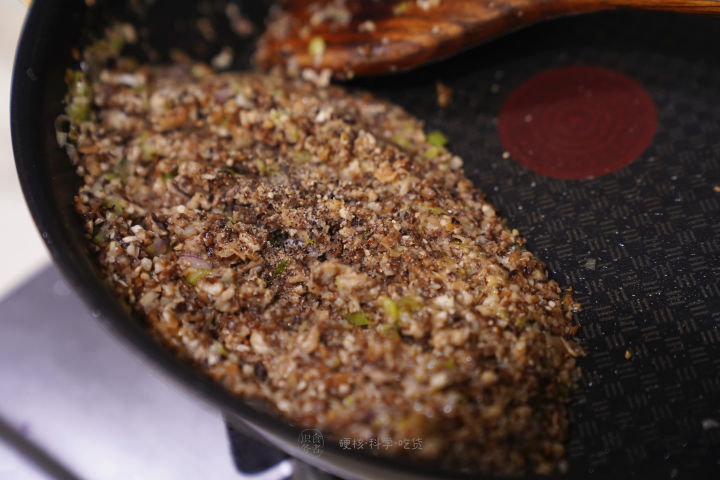 煎牛排时黄油炸到身上怎么办,煎牛排香料总是一煎就糊