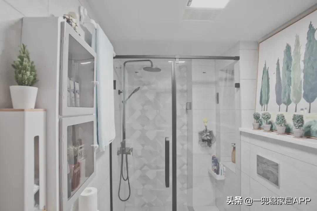 48㎡小家，餐厅可以蹦迪，还带私人影院！小户型都给我学