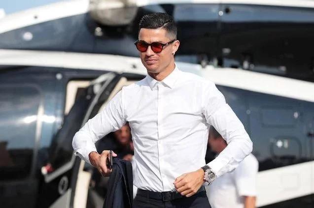 贝克汉姆鹿晗合影,贝克汉姆为爱妻庆生