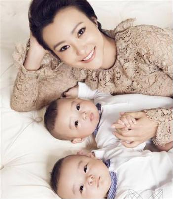 3次被“爱情”抛弃，因“全裸”出镜一举成名，如今成为单亲妈妈