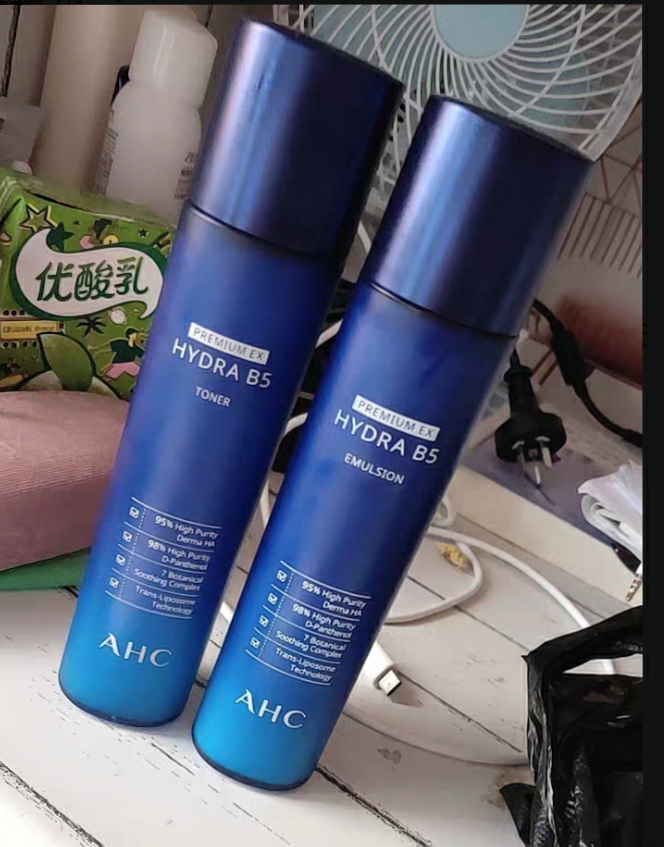 ahcb5和神仙水哪个保湿效果更好,ahc神仙水与精华哪个好用