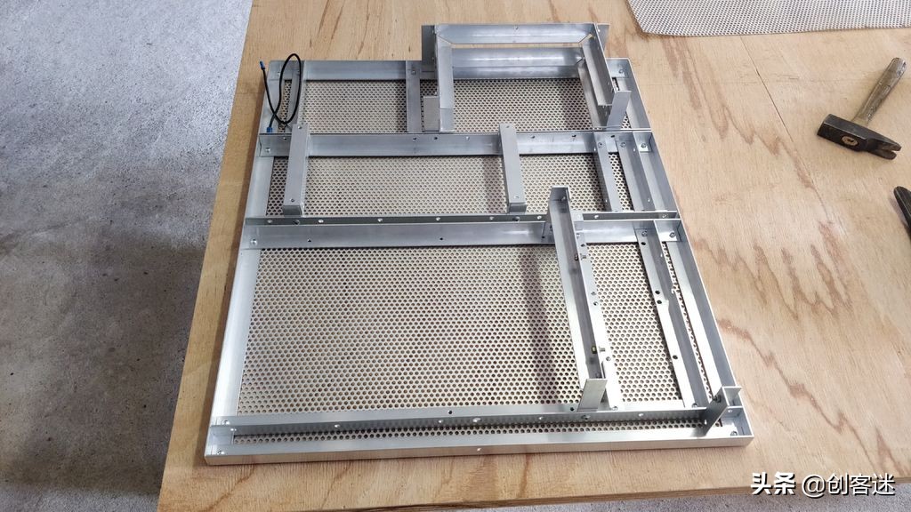 一体式机箱水冷电脑桌教程,国外自制水冷电脑桌