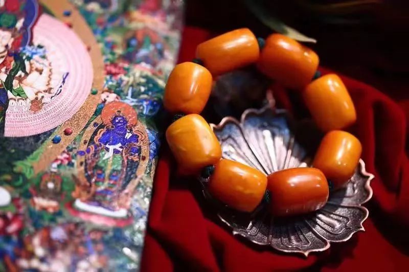 蜜蜡鉴定真假的方法介绍简单易学,蜜蜡裸石真假鉴定图