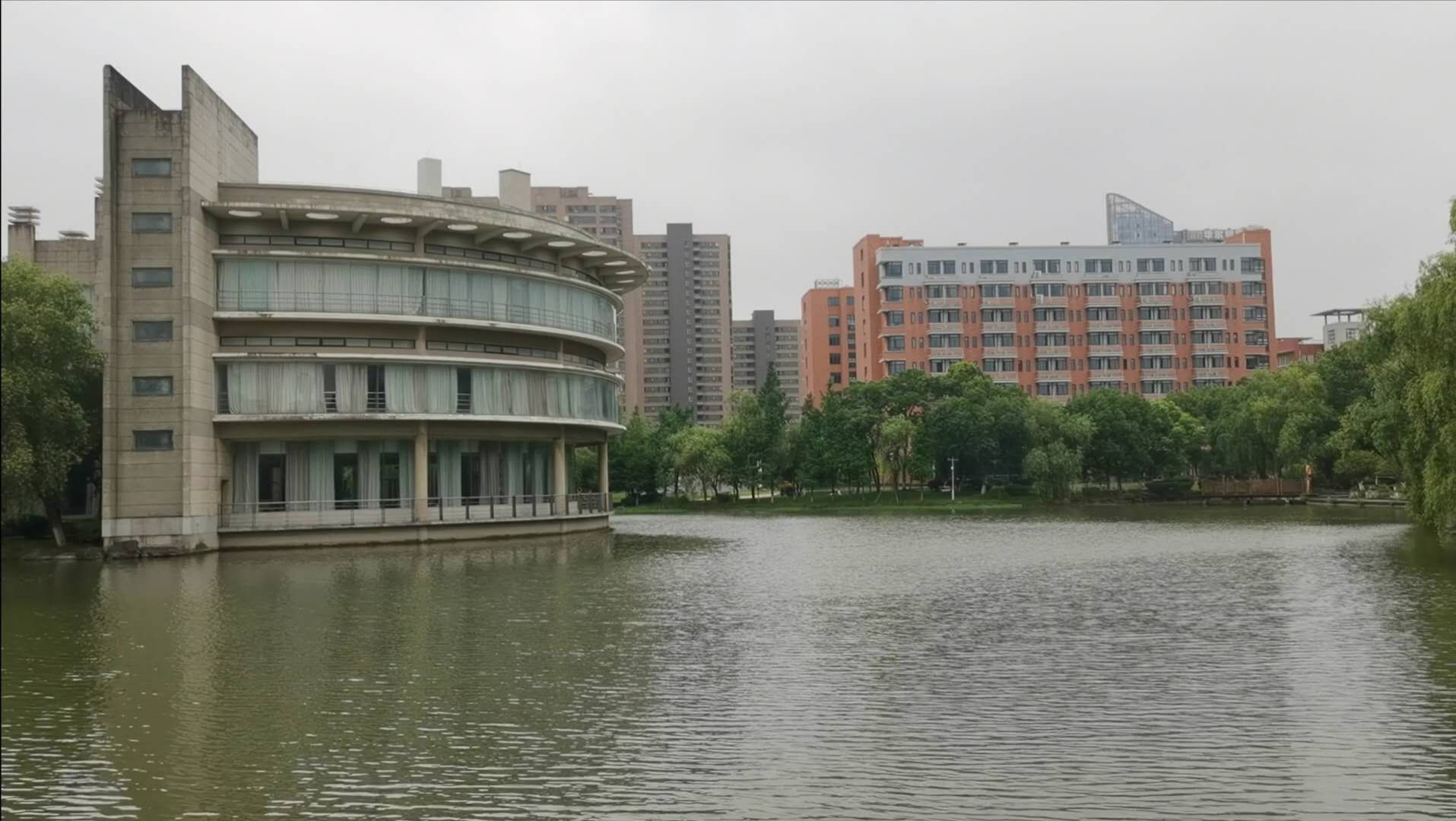 2022浙江万里学院招生简章,浙江万里学院课上提问