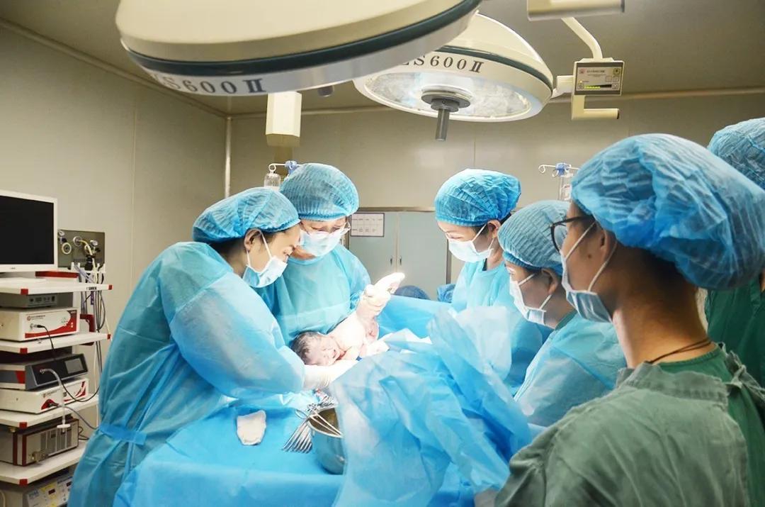 牡丹妇产医院*党**支部为“脑瘫妈妈”*党**晶晶公益募捐