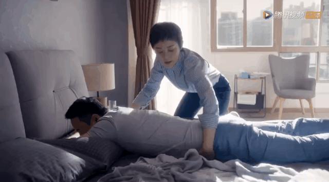 徐姑姑和房似锦哭了,徐姑姑房似锦摔伤得病相互照顾