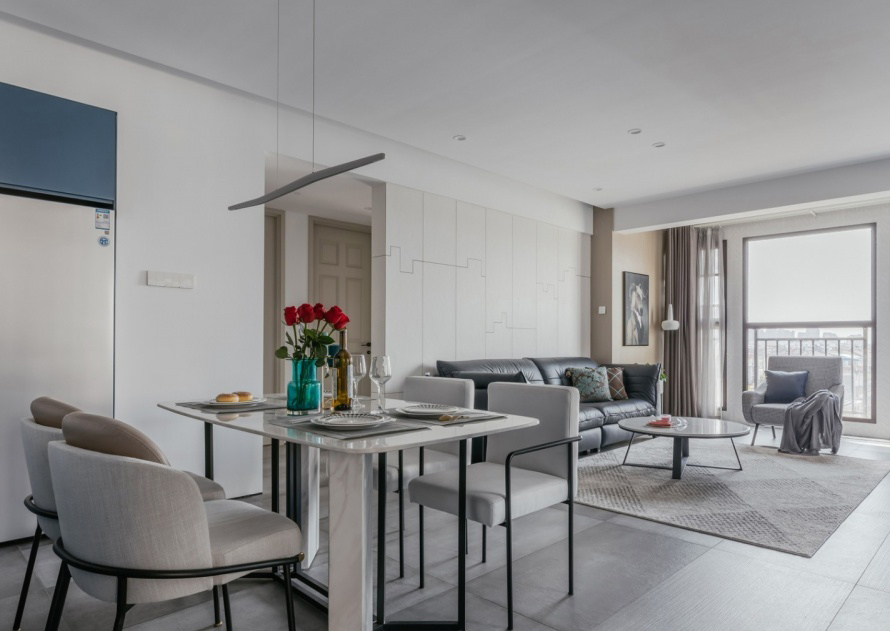 餐桌圆桌和方桌哪个更好看,餐桌方桌和圆桌怎么选