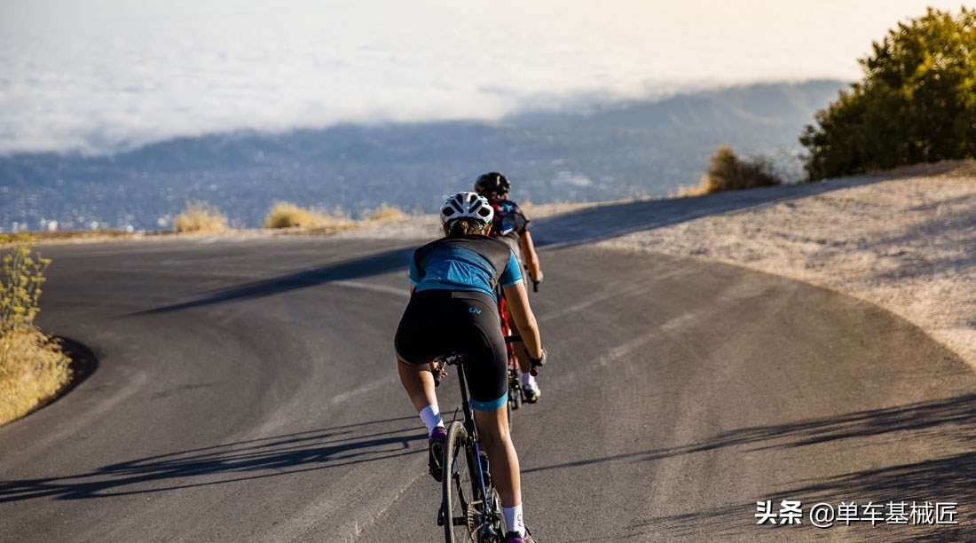 自行车比赛破风手视角,自行车比赛破风手和冲刺手哪个好