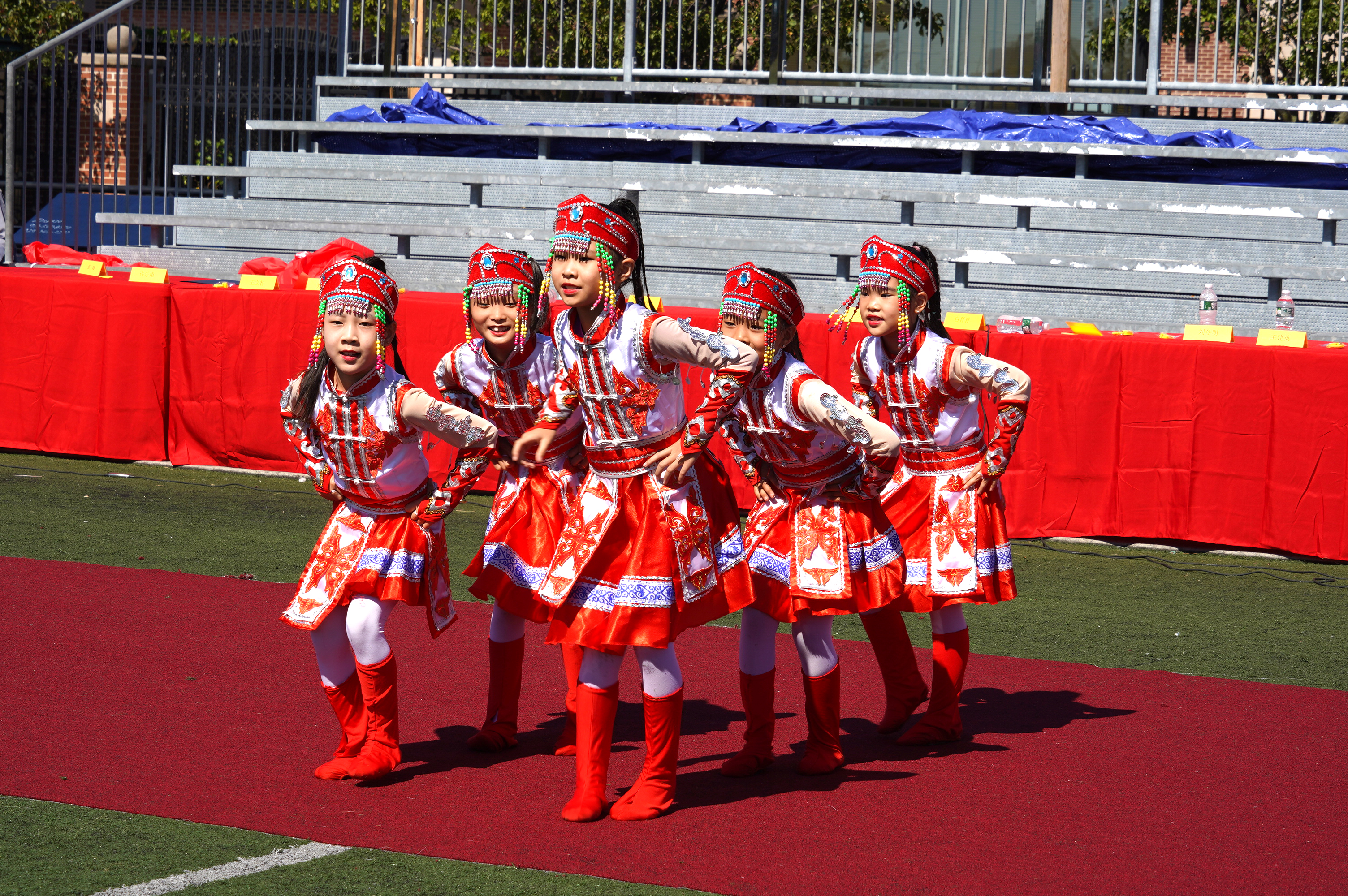 庆国庆70周年主题活动,庆国庆文艺汇演中国红