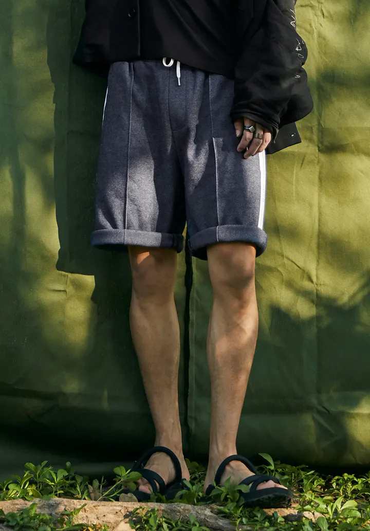 男生夏天穿短裤还是长裤,夏天短裤穿搭男生