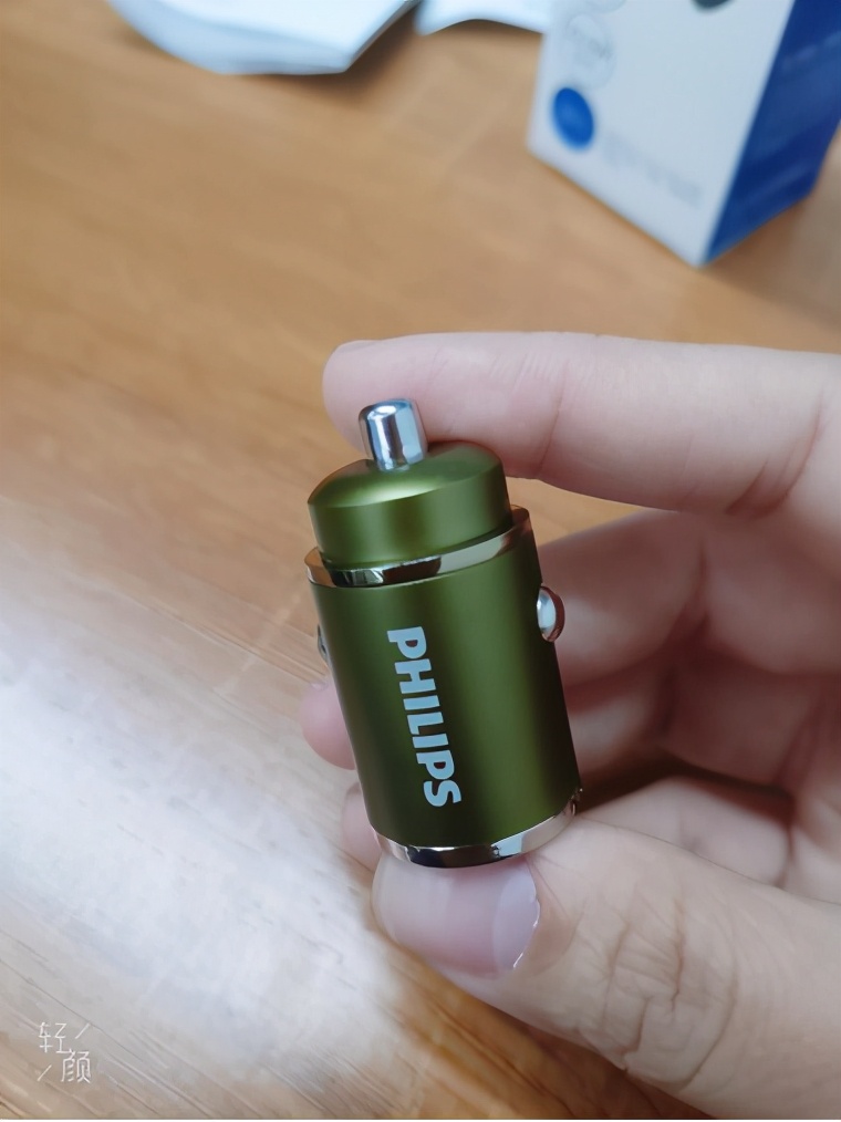 绿联和飞利浦的车载充电器哪个好,飞利浦车载充电器质量怎么样