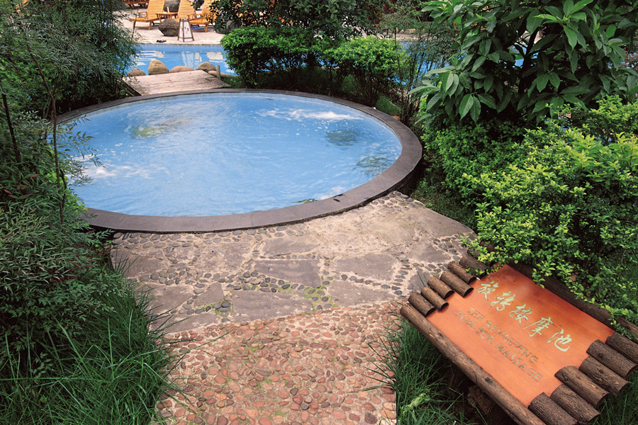 灵秀温泉和御泉湾温泉哪个好,峨眉山温泉酒店灵秀温泉299