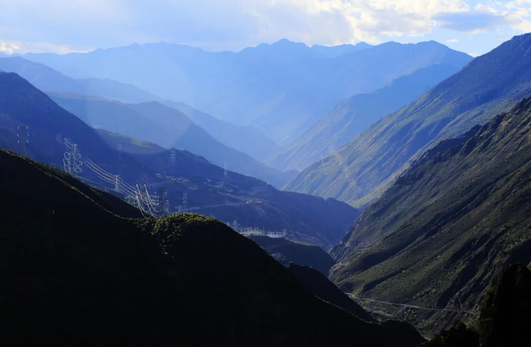洛克徒步木里到稻城翻的是哪座山,秘境四川甘孜