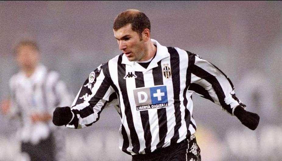 齐达内评价贝利,贝利再踢足球