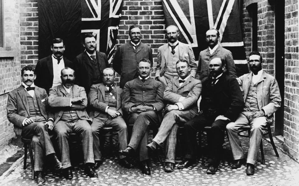 钻石销量大跌，多年的“钻石*局骗**”快要撑不住了？