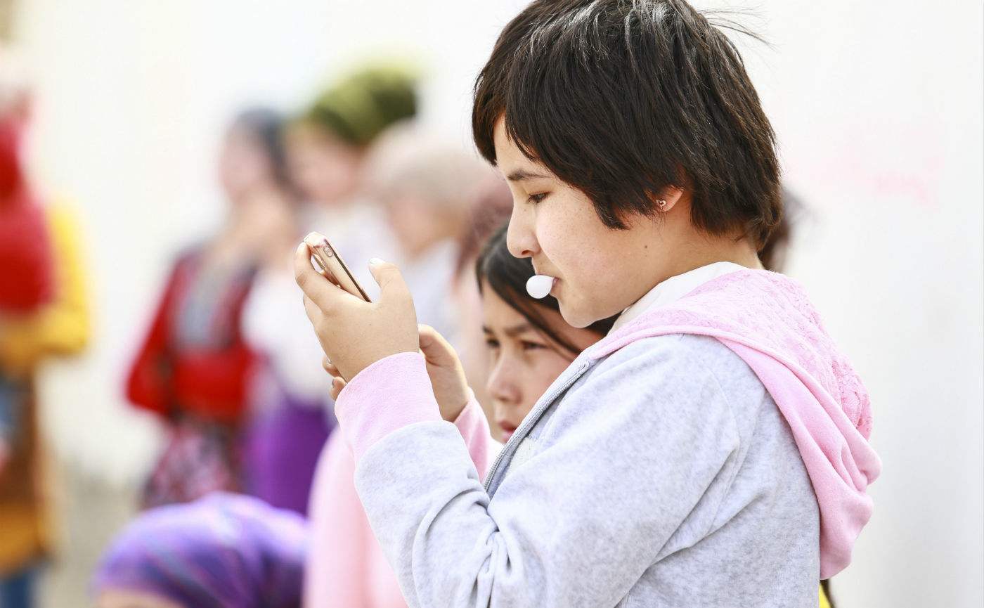 孩子偷偷玩游戏如何限制,不让孩子接触游戏