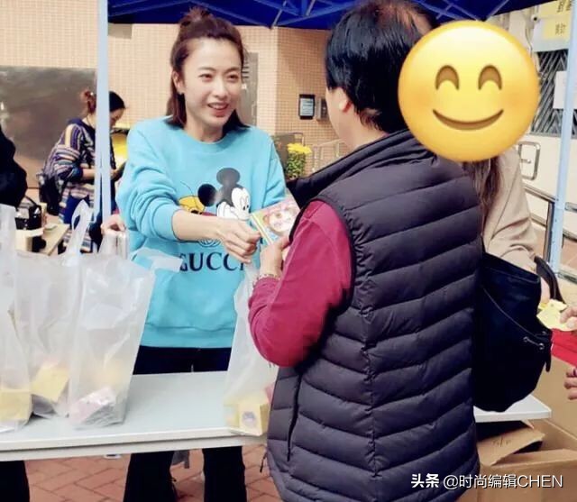 刘銮雄娇妻,刘銮雄携娇妻恩爱亮相