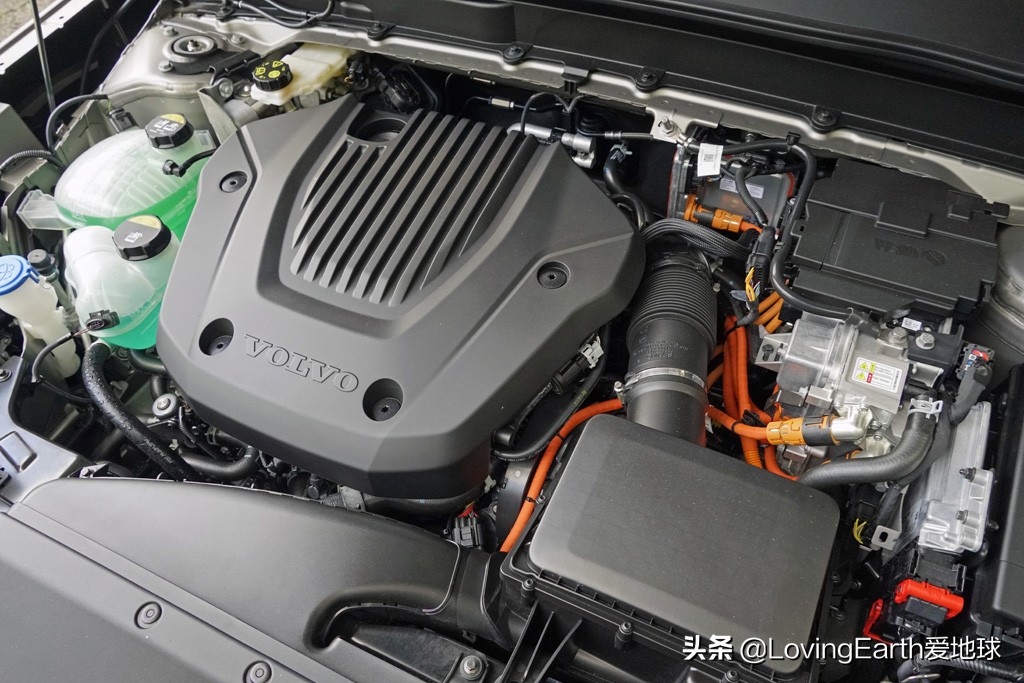 沃尔沃亚太xc402021款,沃尔沃xc40插电混动2024款