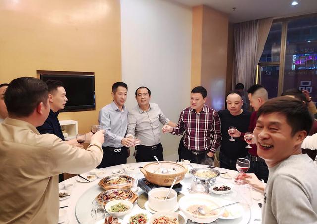 银行员工忙不忙,银行行长最新工作汇报