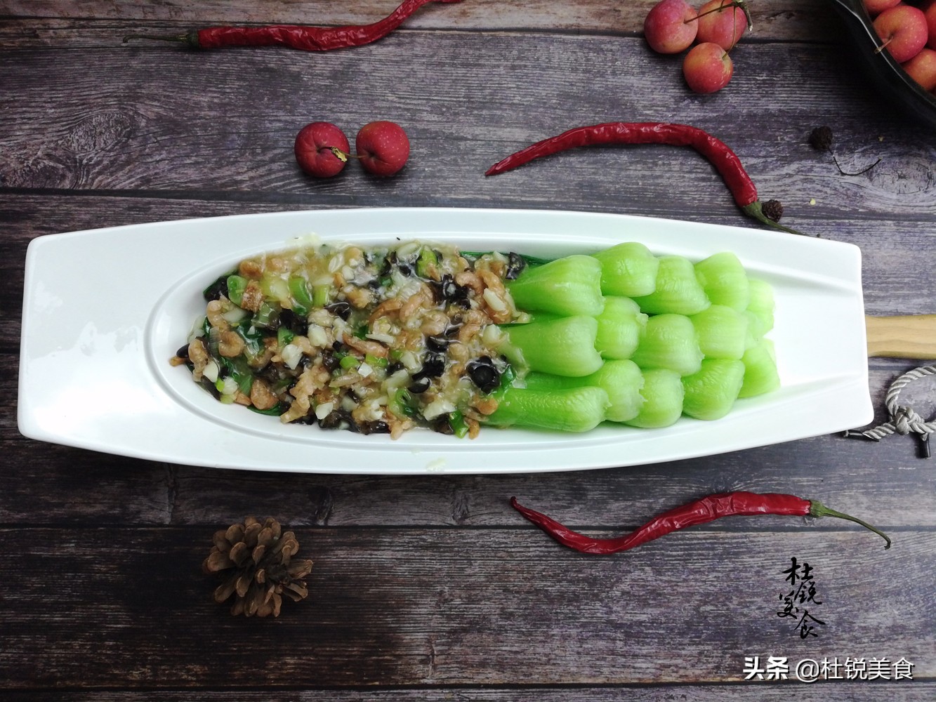 这食材蛋白质超鱼蛋奶十倍，是天然“钙库镁仓”，老人小孩要多吃