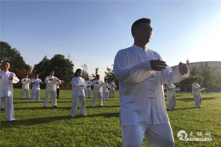 站桩身体会出现哪些不适,站桩的不良反应