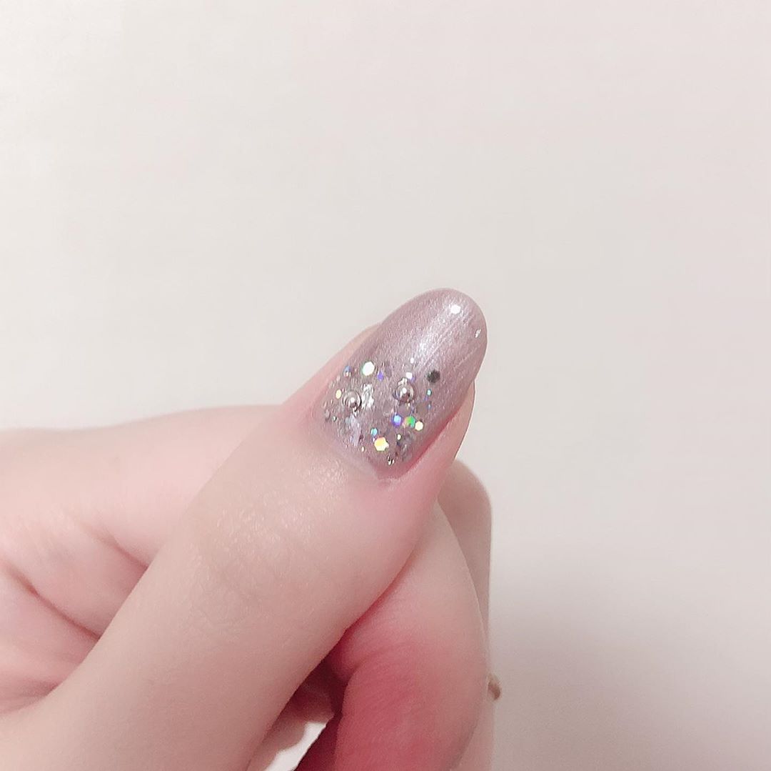 晶石猫眼美甲月牙光,绝美猫眼石美甲