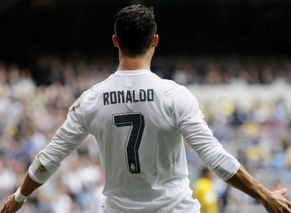 C罗成为欧洲杯历史助攻王,c罗成为足坛历史射手王穿的球衣