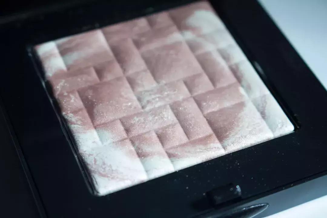 学会Rihanna、钟楚曦、张韶涵的高光技能，比打10针玻尿酸都管用