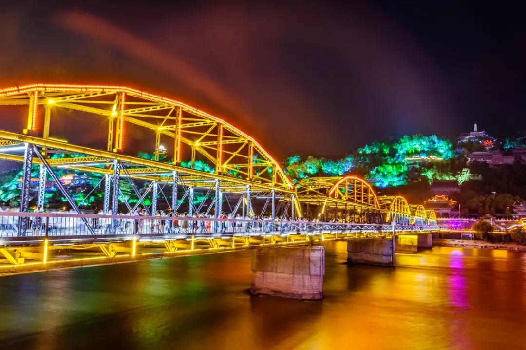 苦等西安初雪？不如花一顿饭钱从西安出发，过把冬天的瘾