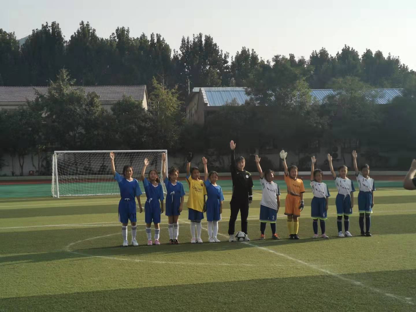 2021光彩市长杯小学足球比赛视频,转动足球