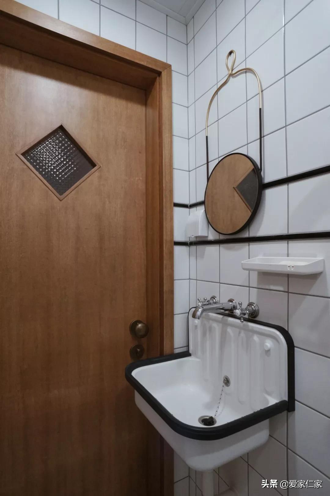 她买下32㎡上海老旧学区房，为女儿打造小桃园，20㎡超舒适大庭院