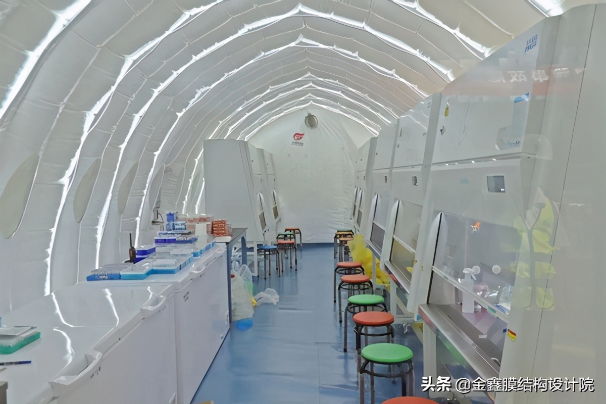 病毒检测实验室,通过显微镜技术看到病毒轮廓