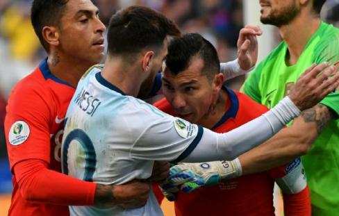 美洲杯阿根廷夺冠梅西捧杯夺金靴,美洲杯阿圭罗迪巴拉破门