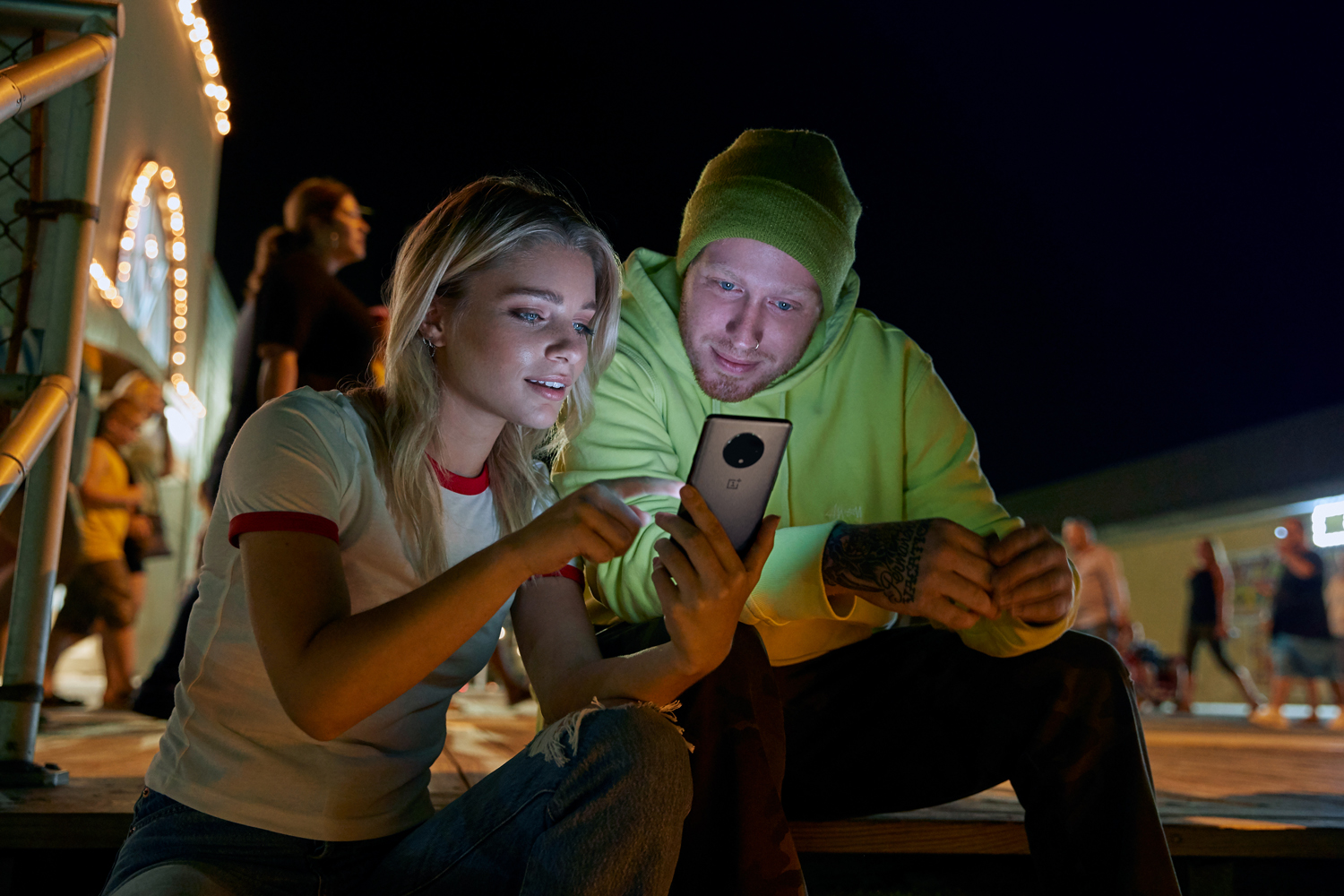 一眨眼眼睛就酸胀痛怎么回事,玩手机时间长了眼睛难受怎么解决