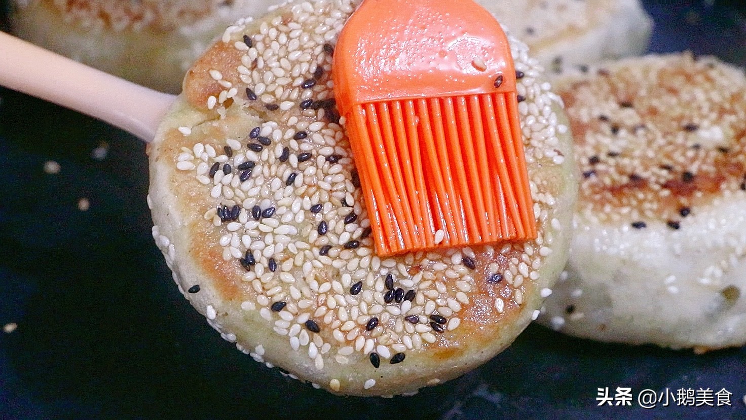 香酥五香烧饼的做法视频,烤箱做五香烧饼的制作方法和配料