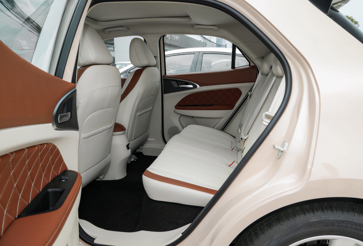 高颜值之选三款平民性能轿车推荐,这两款小车才是年轻人首选