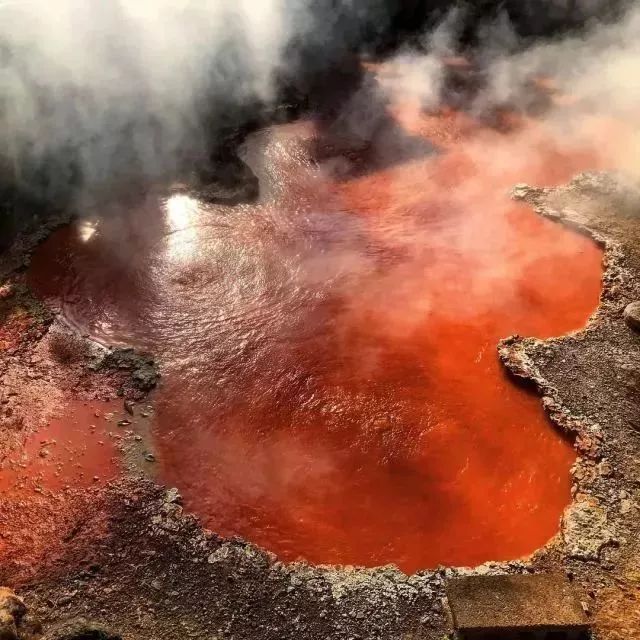 日本地狱谷温泉脏不脏,日本三大温泉之一有名的草津温泉