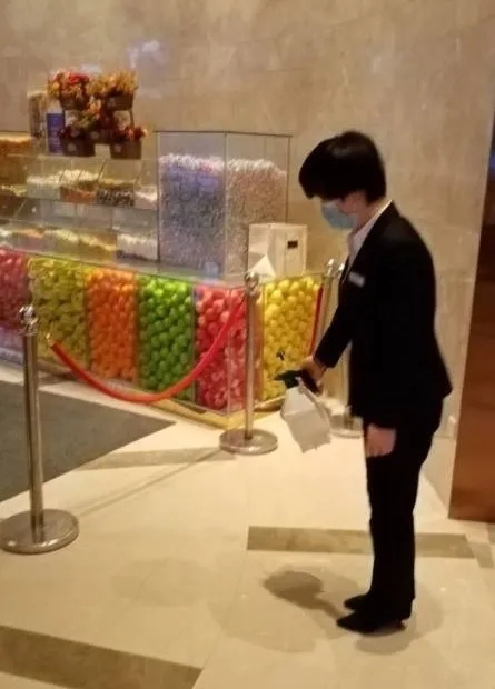 84消毒液腐蚀了地面怎么处理,84消毒液腐蚀地板砖怎么办