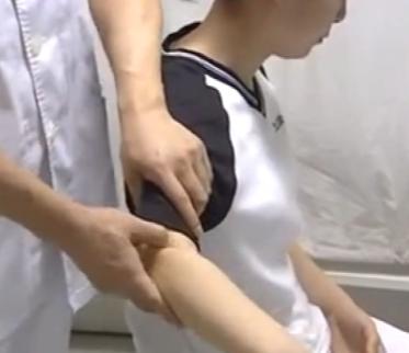 推拿治疗肩周炎需要注意什么,推拿治疗肩周炎视频