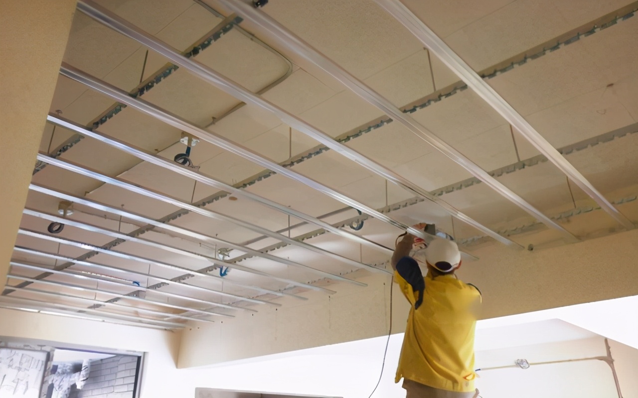 集成吊顶为什么不建议,一般懂的人都不会用集成吊顶