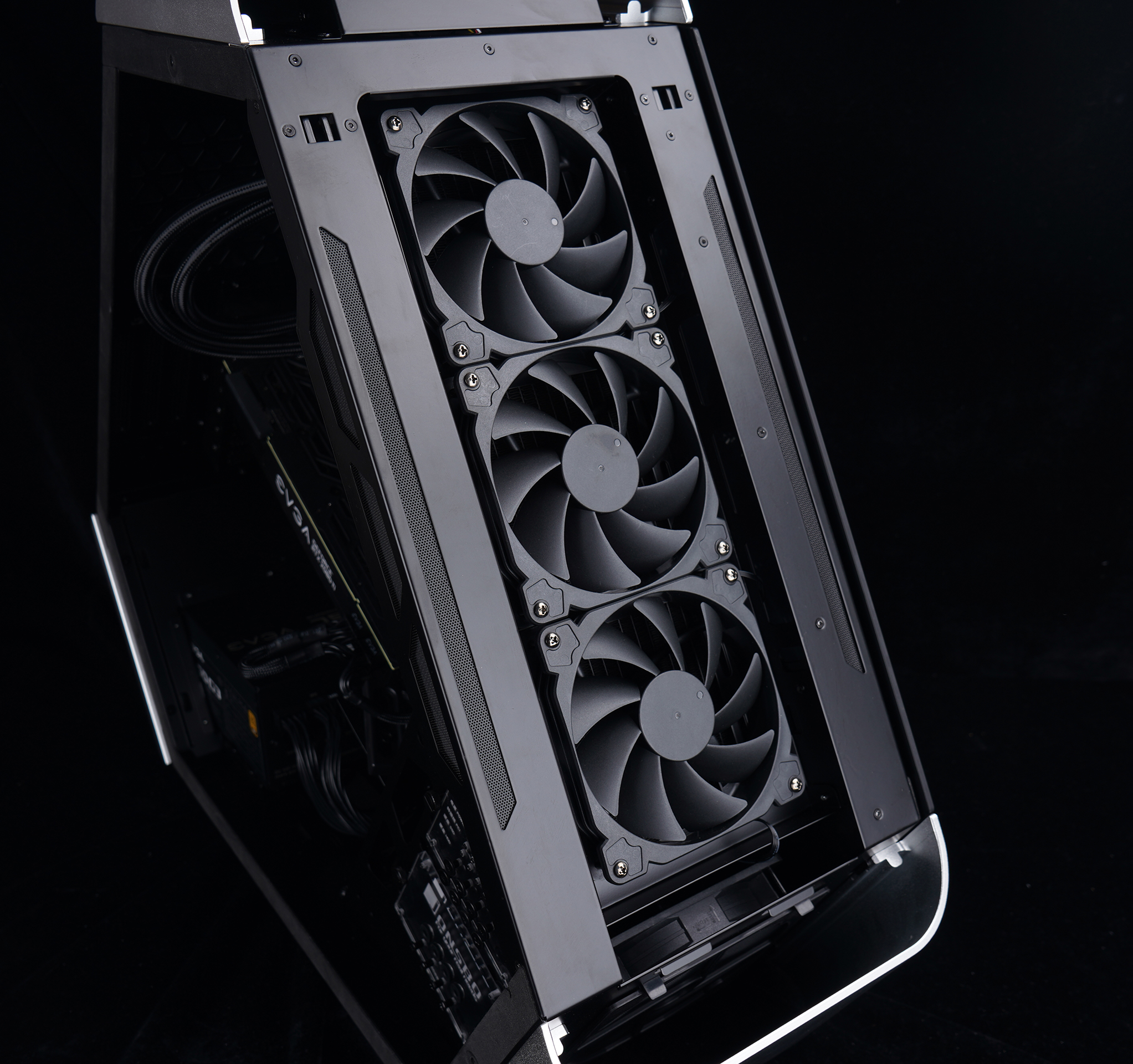 外星人游戏主机值得买吗 (有主机的外星人游戏本)