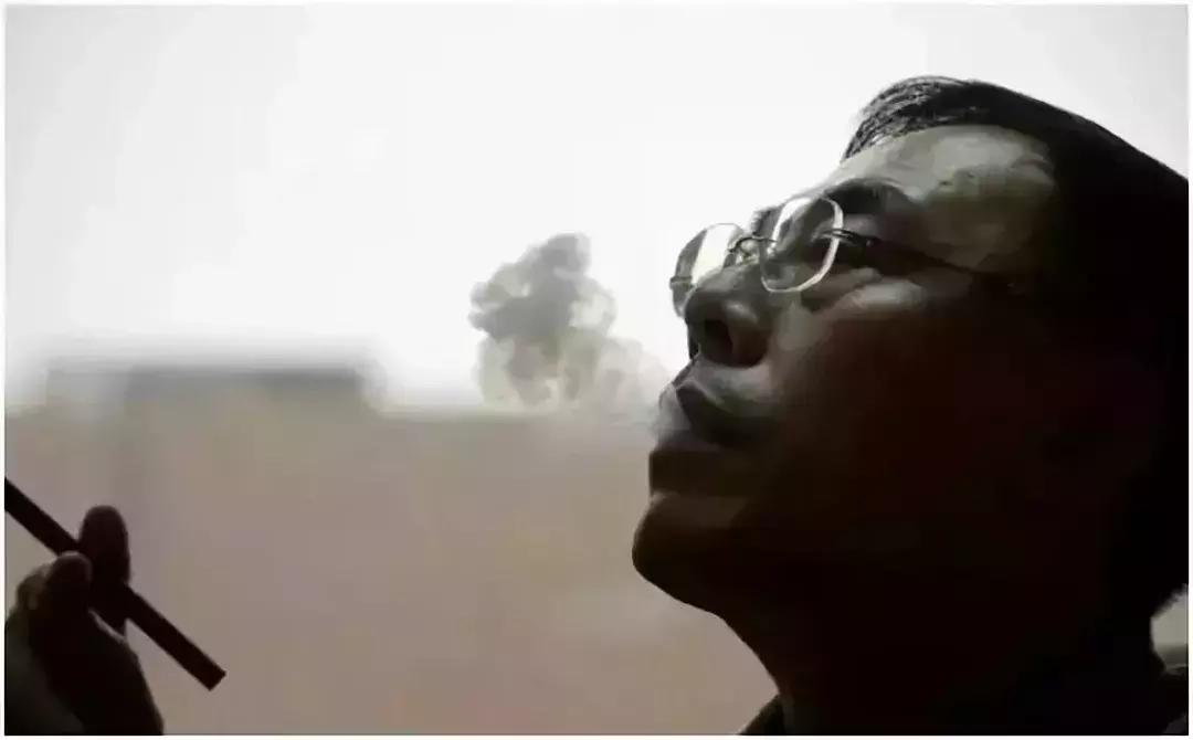 *子烟电**鼻祖的如烟往事：曾年销10亿，最终被谁搞死？