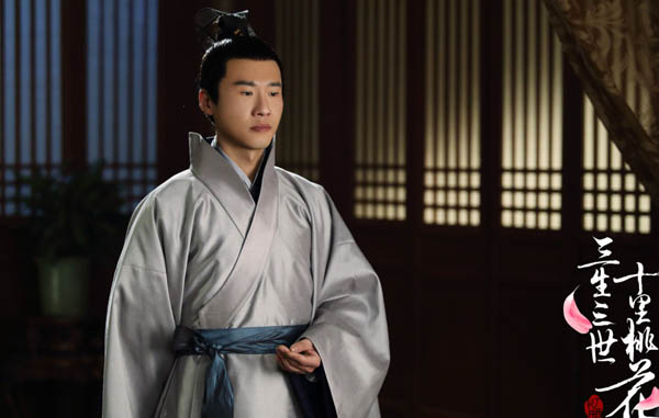 《三生三世十里桃花》里最懂爱情的人，却是从未动过感情的星君