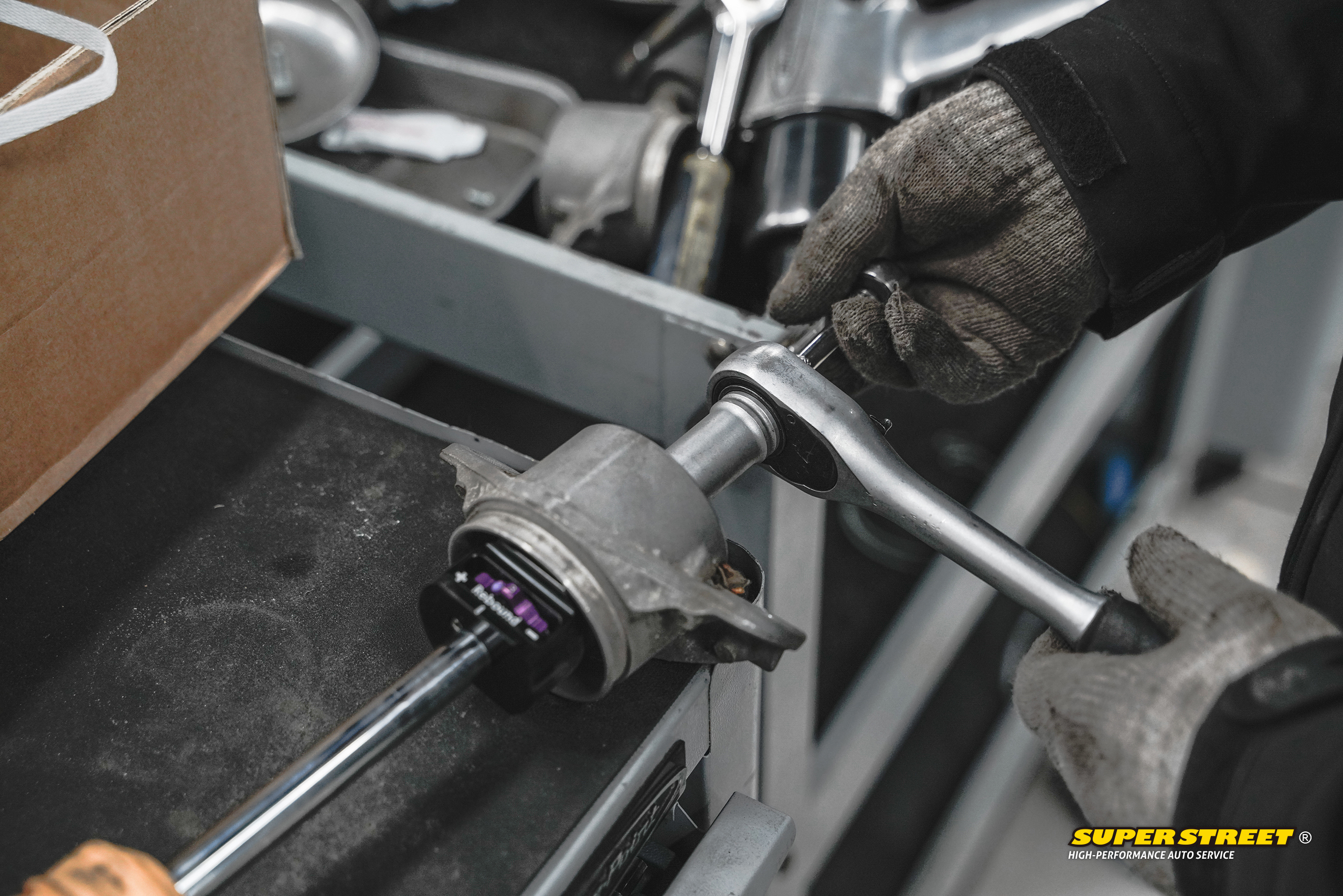 奥迪s3绞牙避震效果图,奥迪s3改装大涡轮