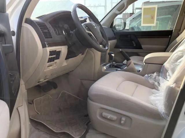 陆巡4600和5700有哪些优缺点,2019款陆巡中东版4600价格表