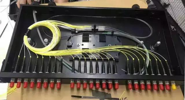 光纤终端盒盘纤教程,光缆终端盒与熔纤盘的区别