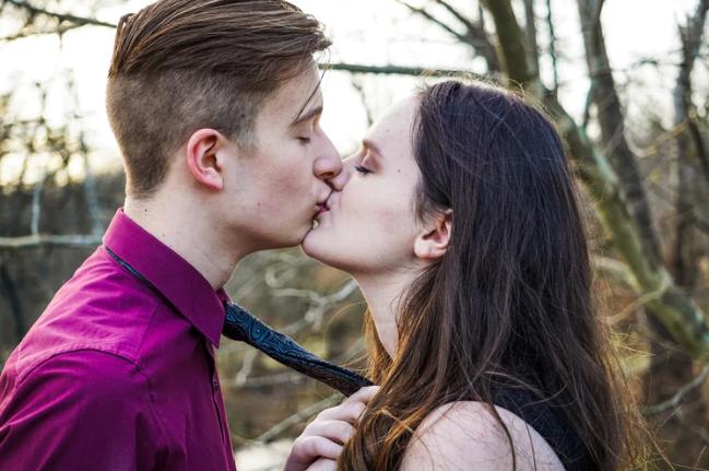 吻我英语怎么说,吻我翻译成英文